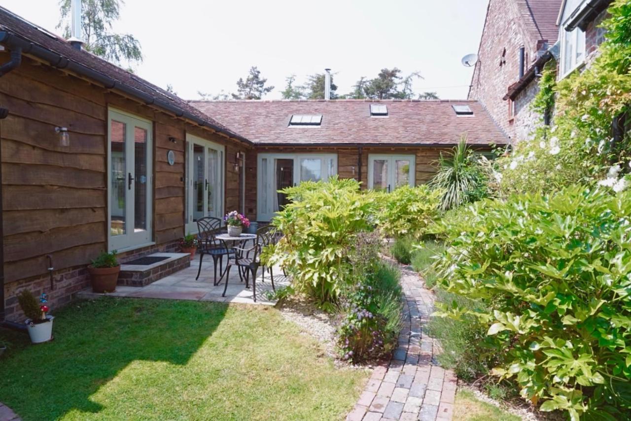Nest Hideaway Wren Cottage-beautiful Location In The Long Mynd Area Of Outstanding Natural Beauty- Whirlpool Jacuzzi Bath! Picklescott