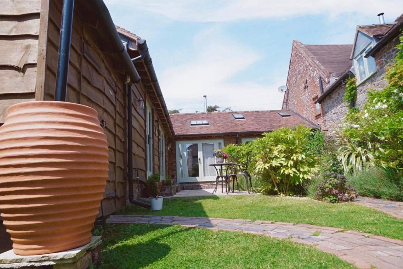 Nest Hideaway Wren Cottage-beautiful Location In The Long Mynd Area Of Outstanding Natural Beauty- Whirlpool Jacuzzi Bath! *